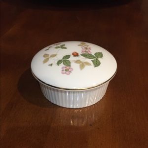 Wedgewood Bone China Wild Strawberry Trinket Dish